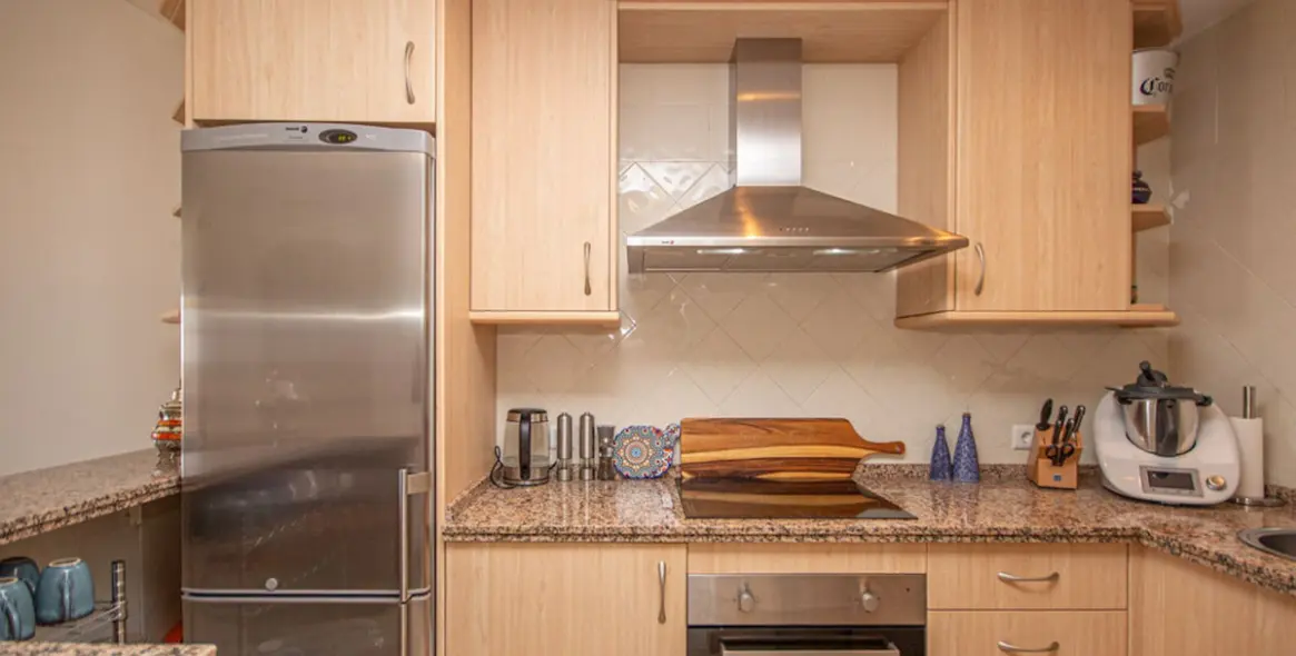 Venta de apartamento en planta media en Elviria 8