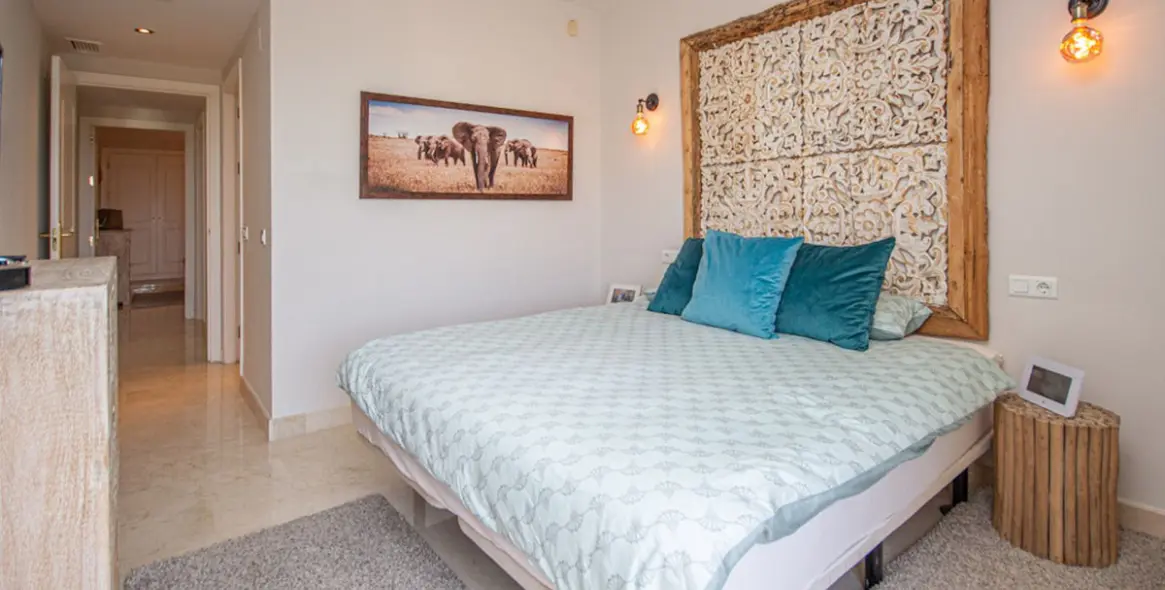 Venta de apartamento en planta media en Elviria 11