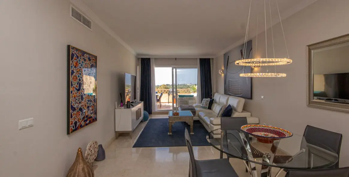 Venta de apartamento en planta media en Elviria 14