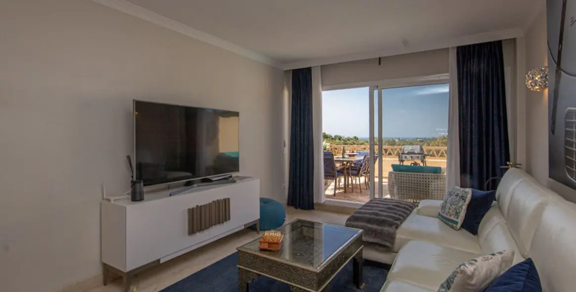 Venta de apartamento en planta media en Elviria 15