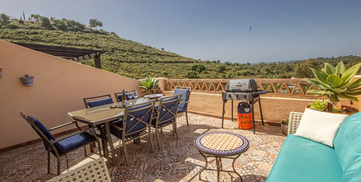 Venta de apartamento en planta media en Elviria 16