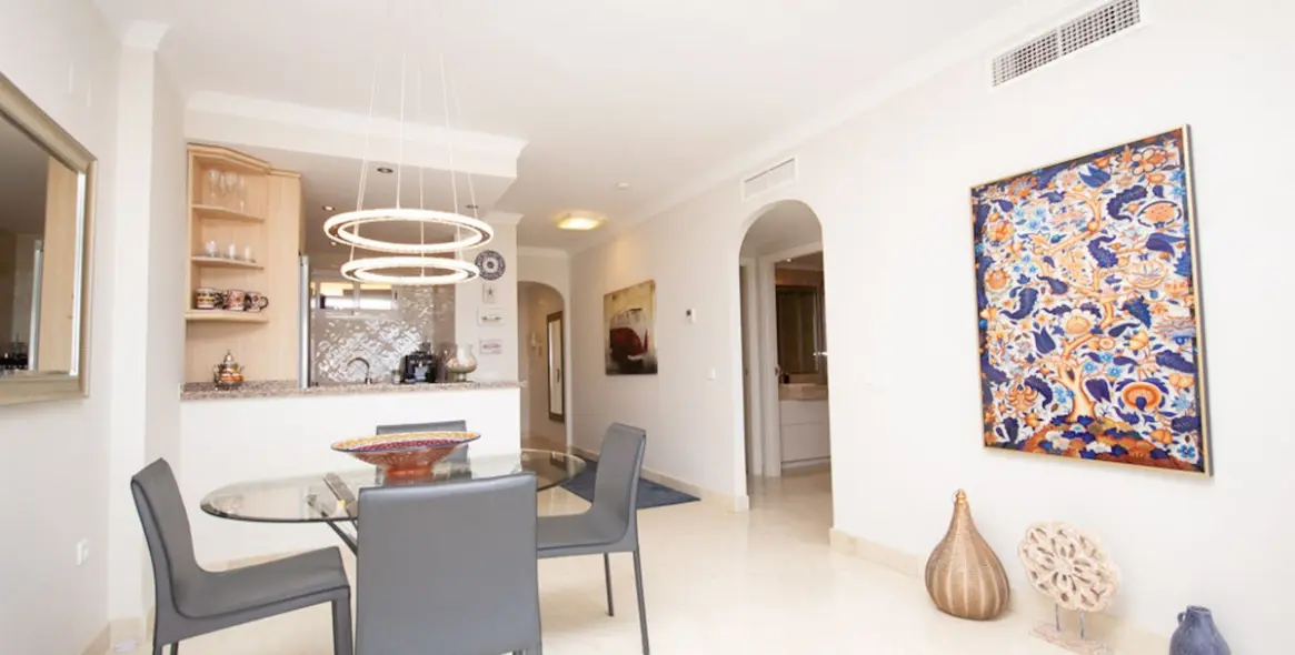 Venta de apartamento en planta media en Elviria 20