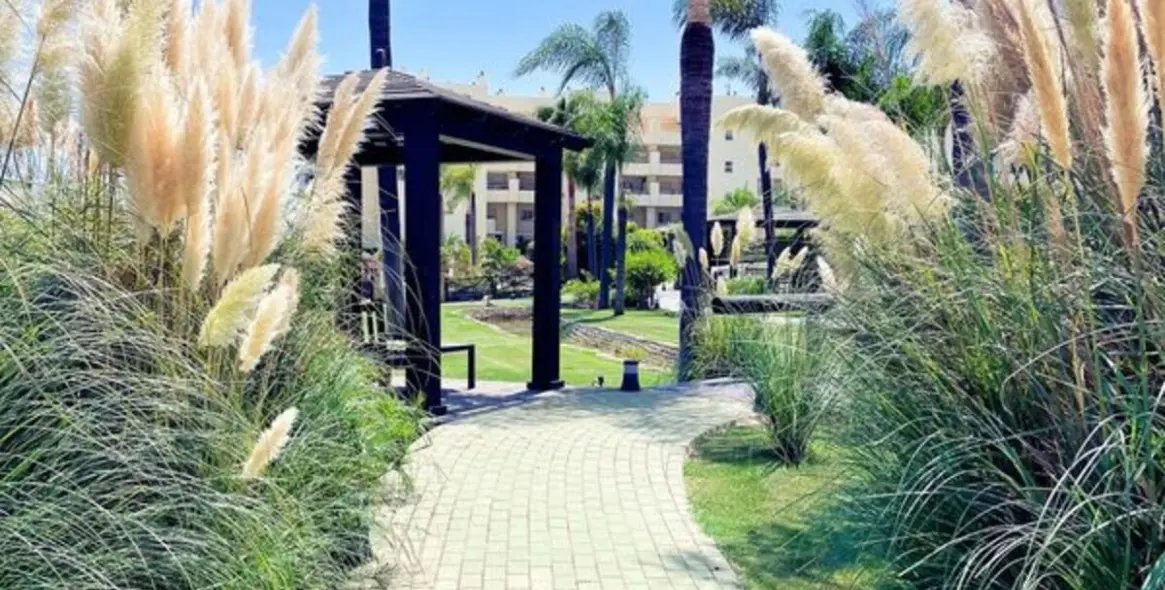 Sale of middle floor apartment in Mijas Costa 4