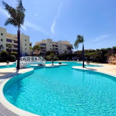 Sale of middle floor apartment in Mijas Costa