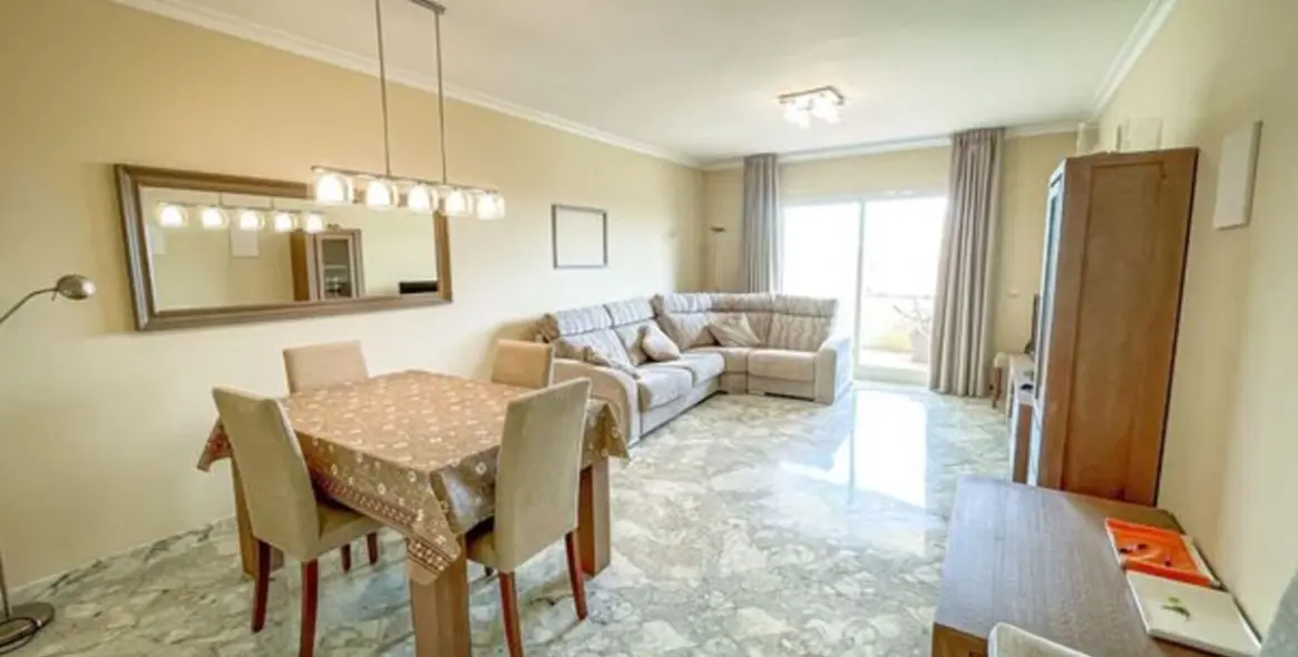 Sale of middle floor apartment in Mijas Costa 6