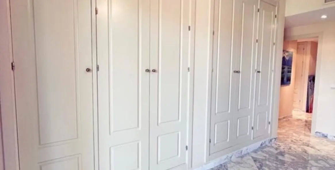 Sale of middle floor apartment in Mijas Costa 10