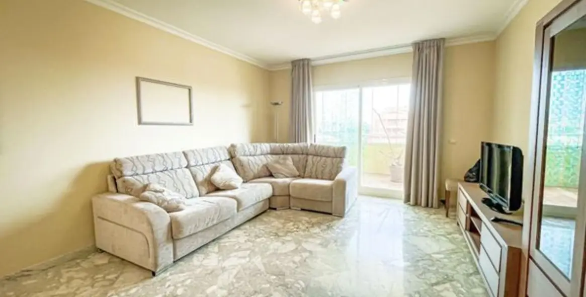 Sale of middle floor apartment in Mijas Costa 15