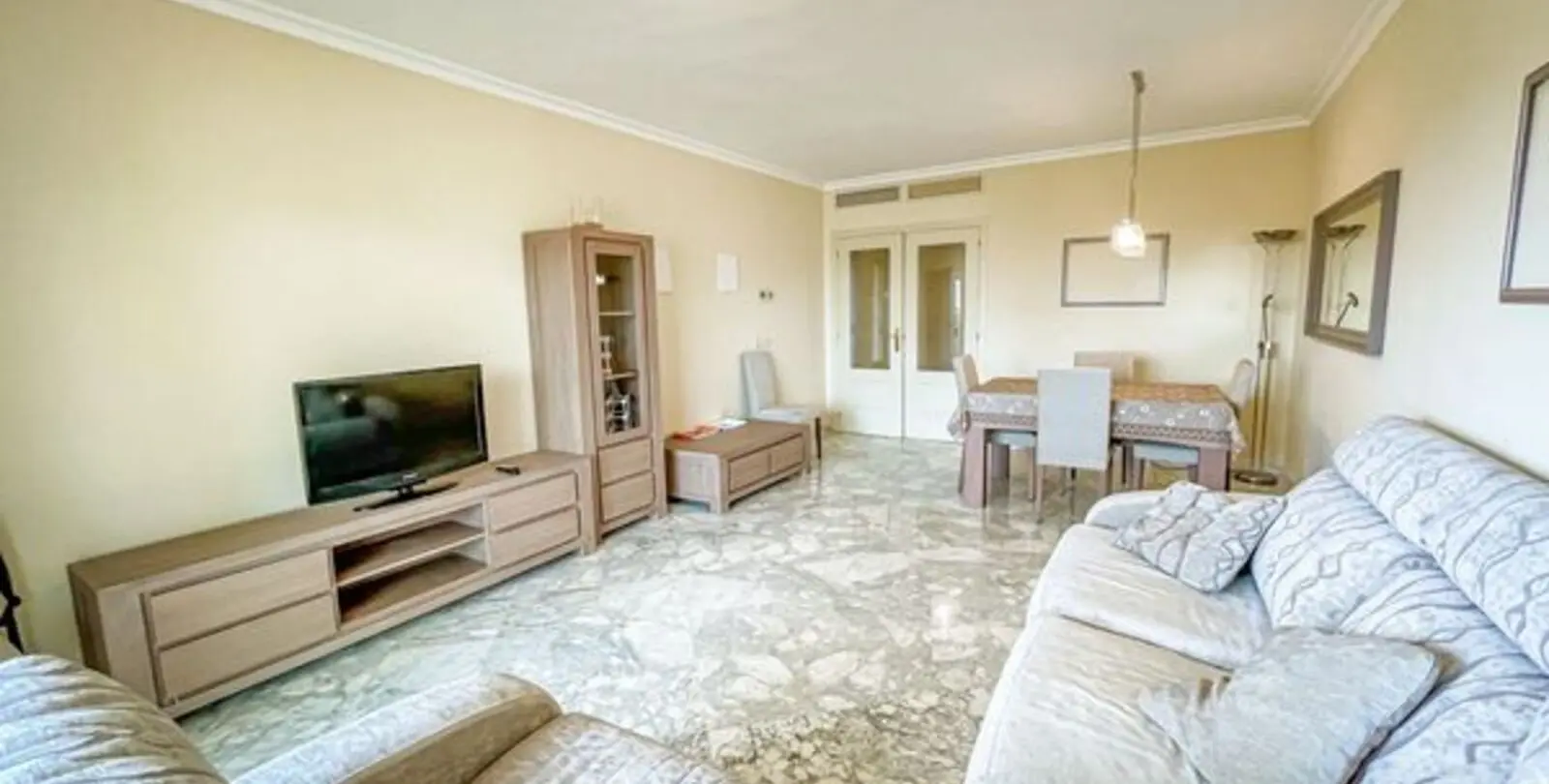 Продажа апартаментов на среднем этаже в Mijas Costa 1