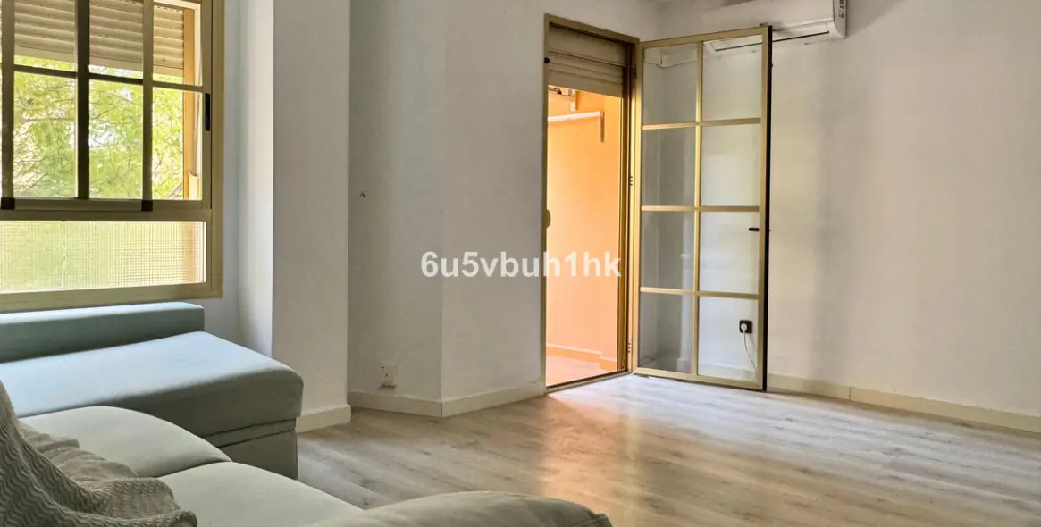Продажа апартаментов на первом этаже в Malaga - Carretera de Cadiz 2