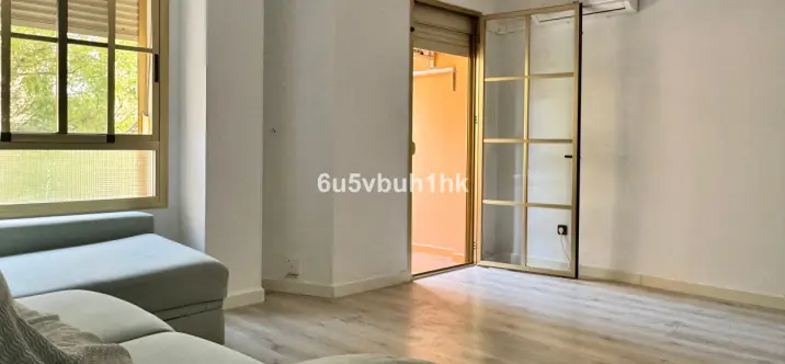 Продажа апартаментов на первом этаже в Malaga - Carretera de Cadiz 1