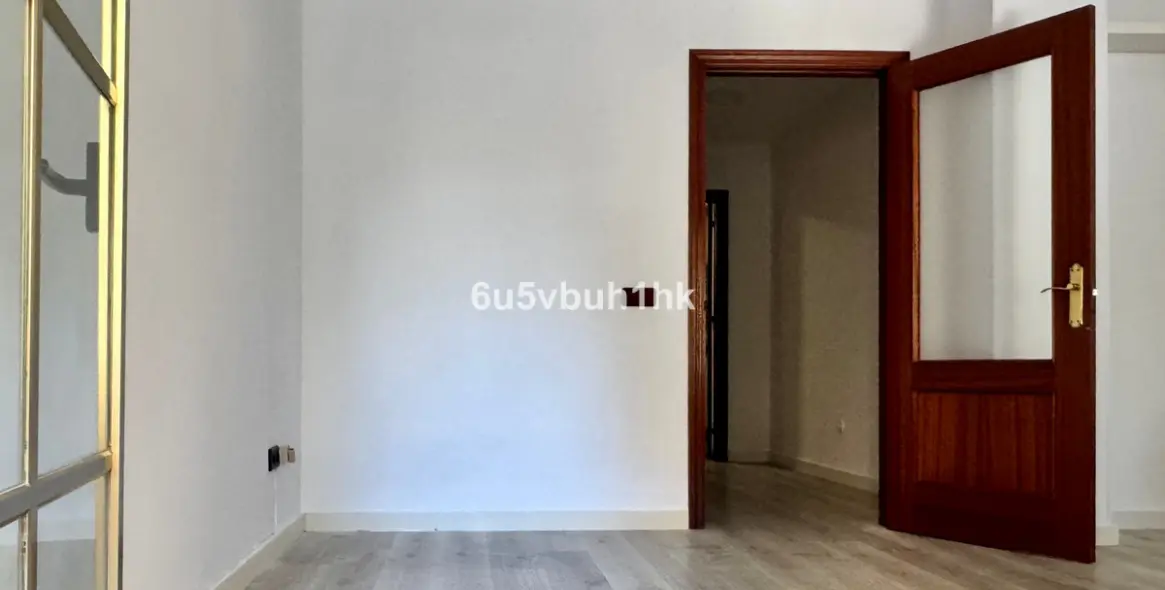 Продажа апартаментов на первом этаже в Malaga - Carretera de Cadiz 7