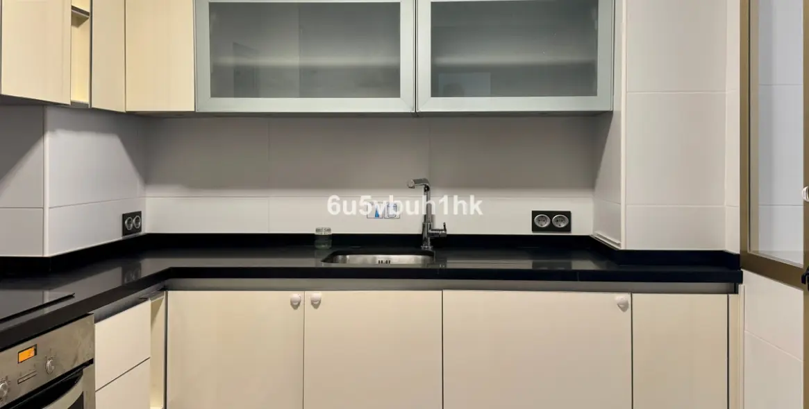 Продажа апартаментов на первом этаже в Malaga - Carretera de Cadiz 10