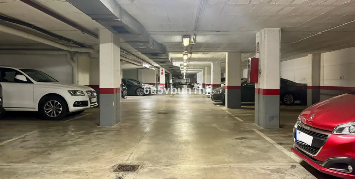 Продажа апартаментов на первом этаже в Malaga - Carretera de Cadiz 35