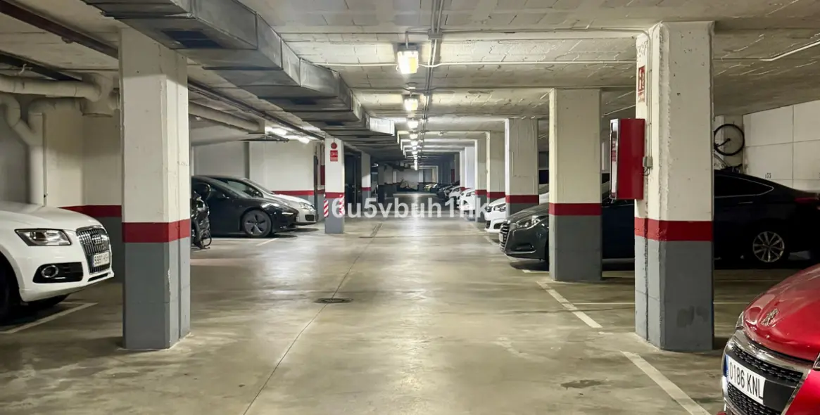 Продажа апартаментов на первом этаже в Malaga - Carretera de Cadiz 37