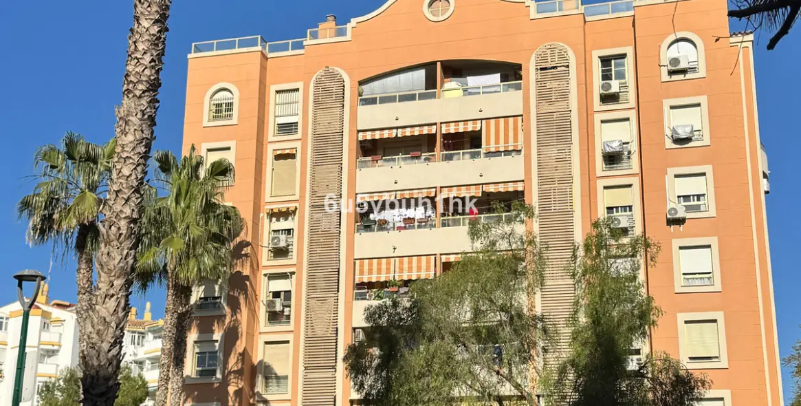 Продажа апартаментов на первом этаже в Malaga - Carretera de Cadiz 42