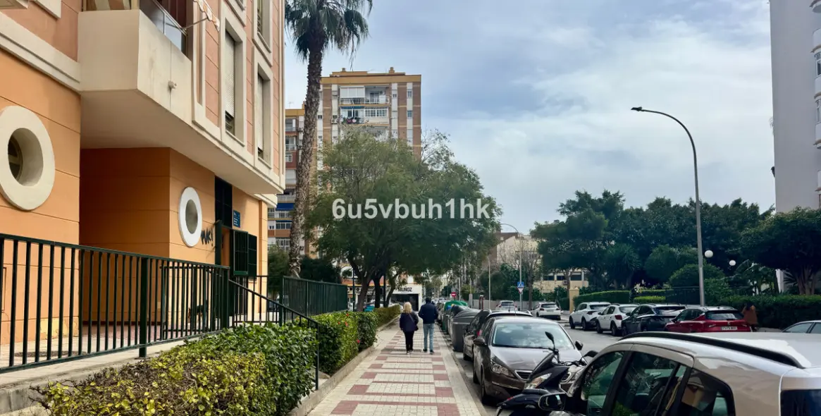 Продажа апартаментов на первом этаже в Malaga - Carretera de Cadiz 44