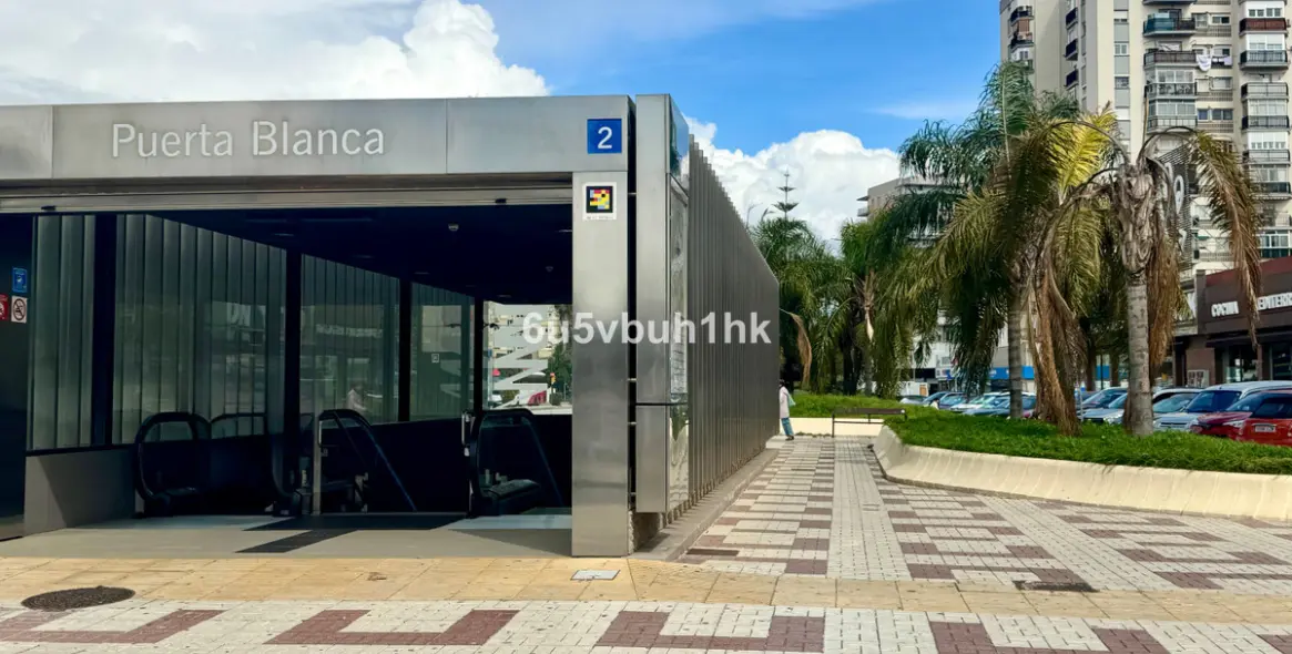 Продажа апартаментов на первом этаже в Malaga - Carretera de Cadiz 47