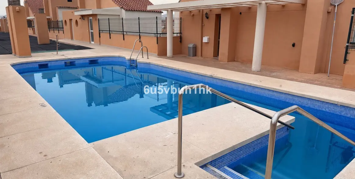 Продажа апартаментов на первом этаже в Malaga - Carretera de Cadiz 48