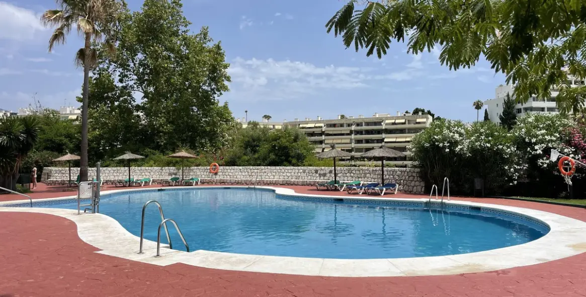 Sale of penthouse in Guadalmina Alta 2