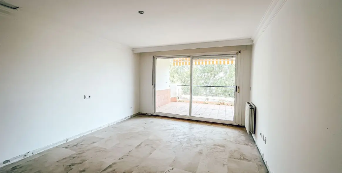 Sale of penthouse in Guadalmina Alta 15