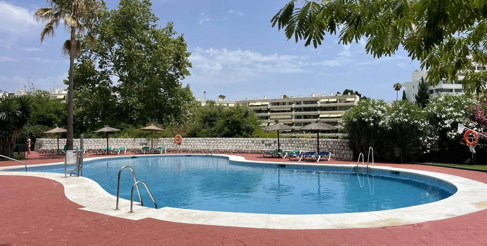 Sale of penthouse in Guadalmina Alta 2