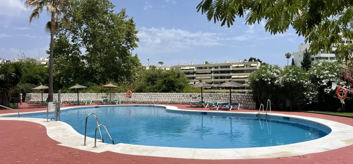Sale of penthouse in Guadalmina Alta 1