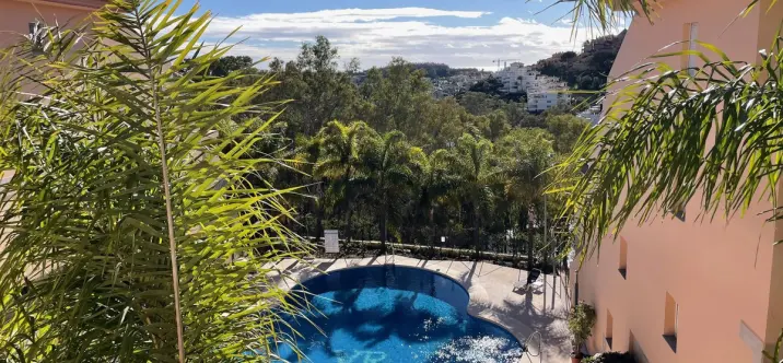 Sale of middle floor apartment in Marbella 0