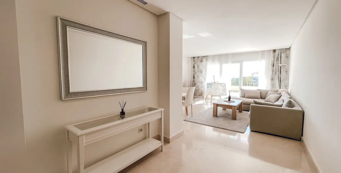 Sale of middle floor apartment in Marbella 4