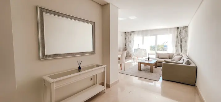 Sale of middle floor apartment in Marbella 3