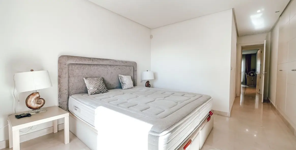 Sale of middle floor apartment in Marbella 11