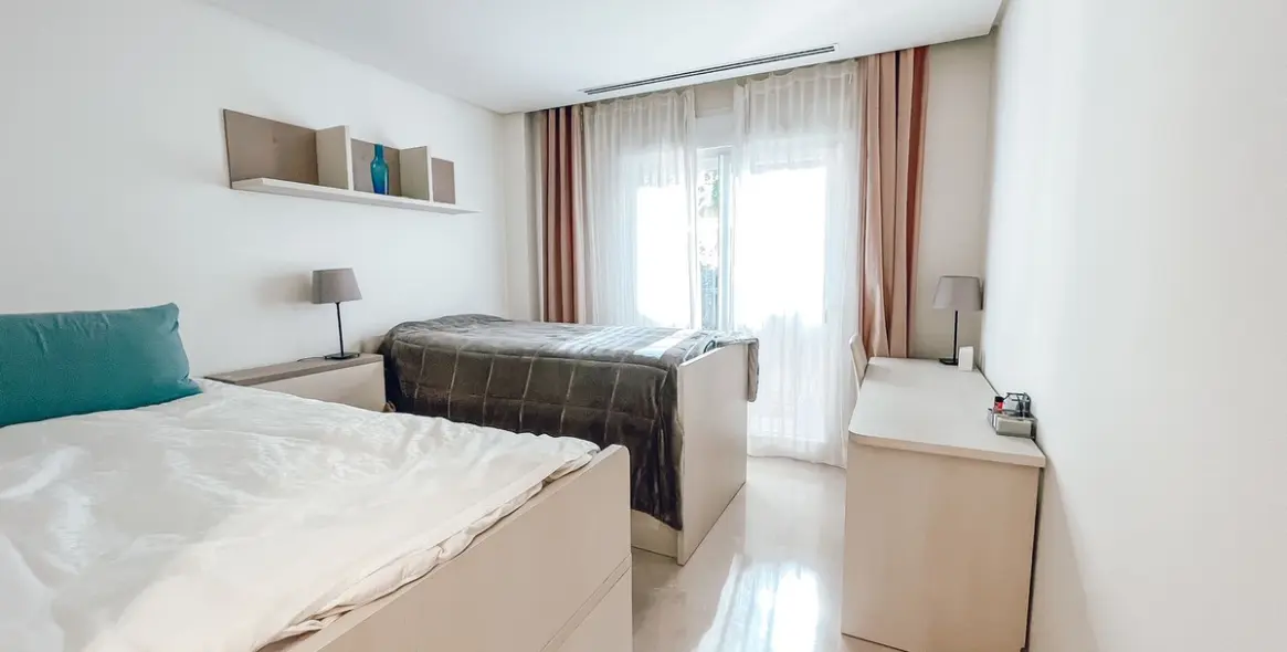 Sale of middle floor apartment in Marbella 15