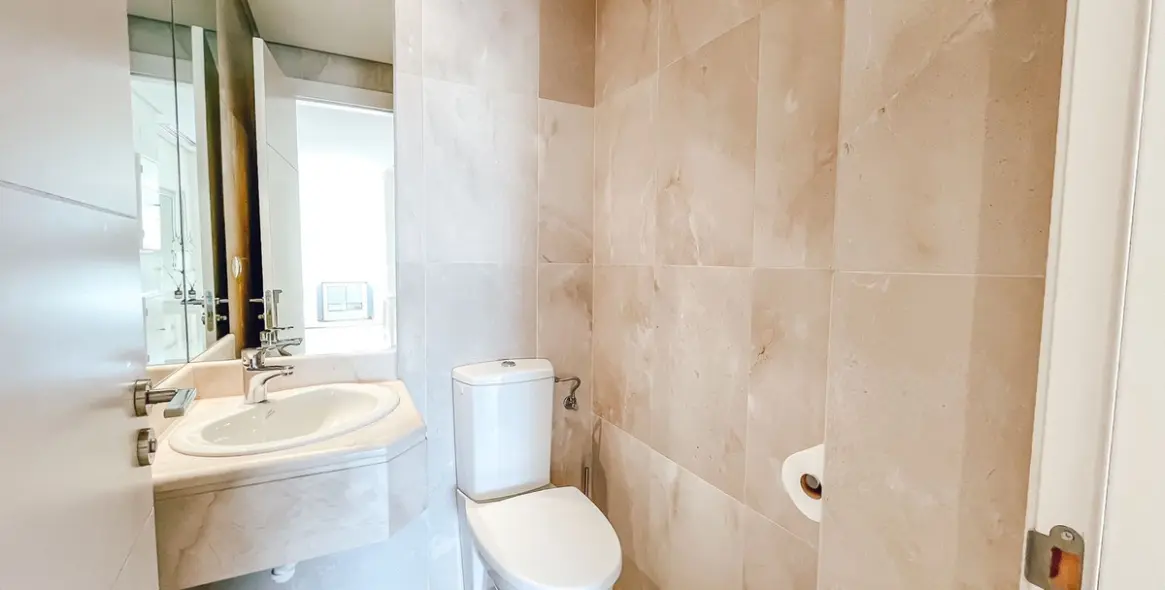 Sale of middle floor apartment in Marbella 22