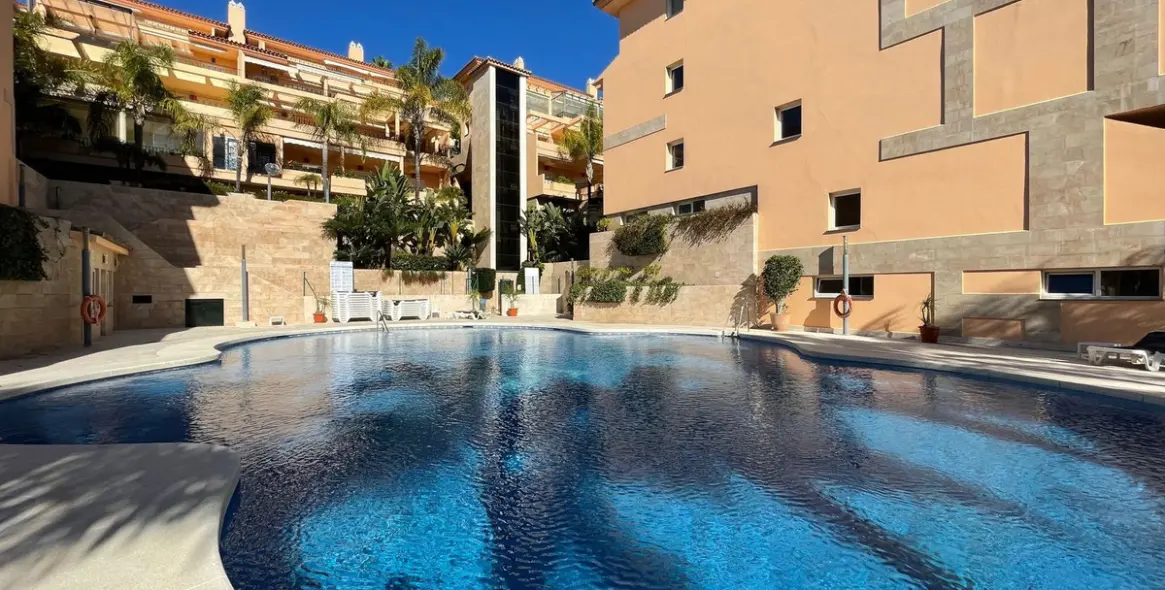 Sale of middle floor apartment in Marbella 26