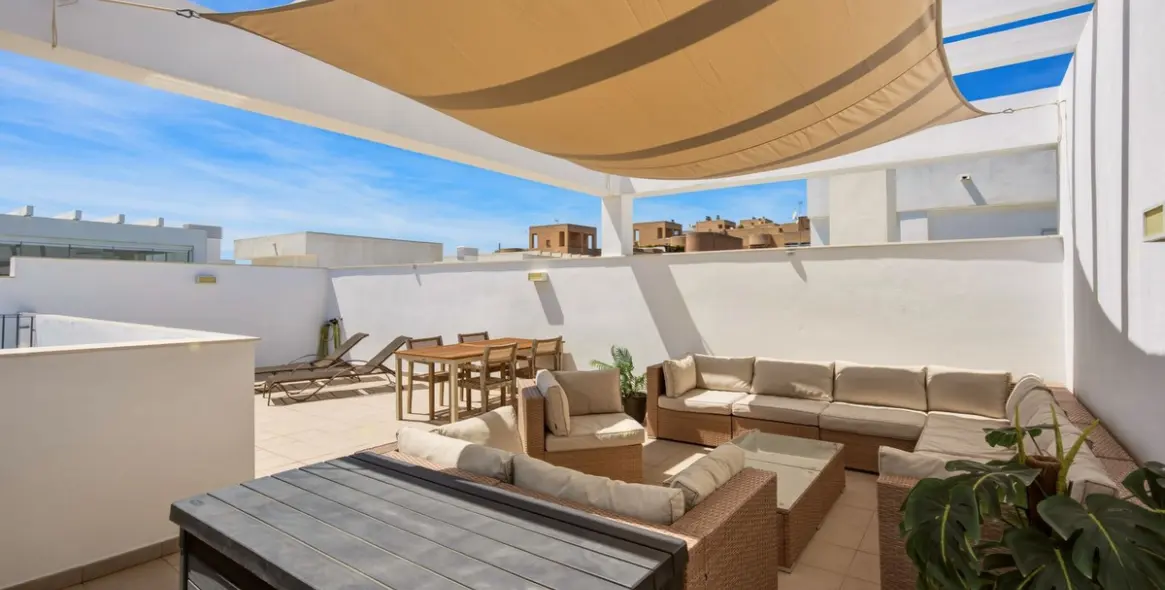 Продажа пентхауса в Estepona 1