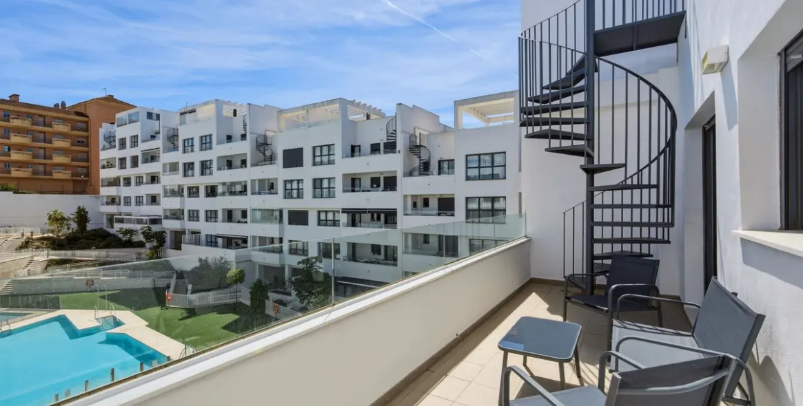 Sale of penthouse in Estepona 11