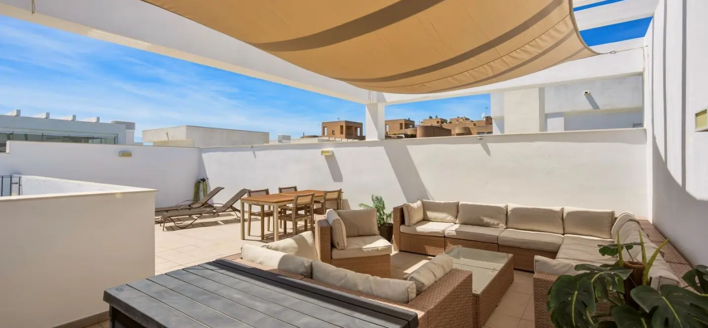 Sale of penthouse in Estepona 0