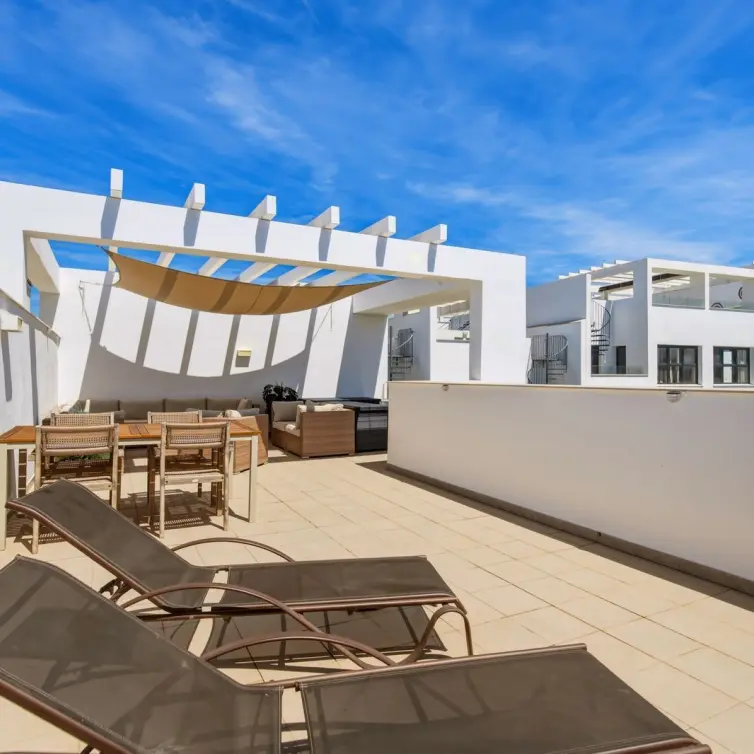 Sale of penthouse in Estepona