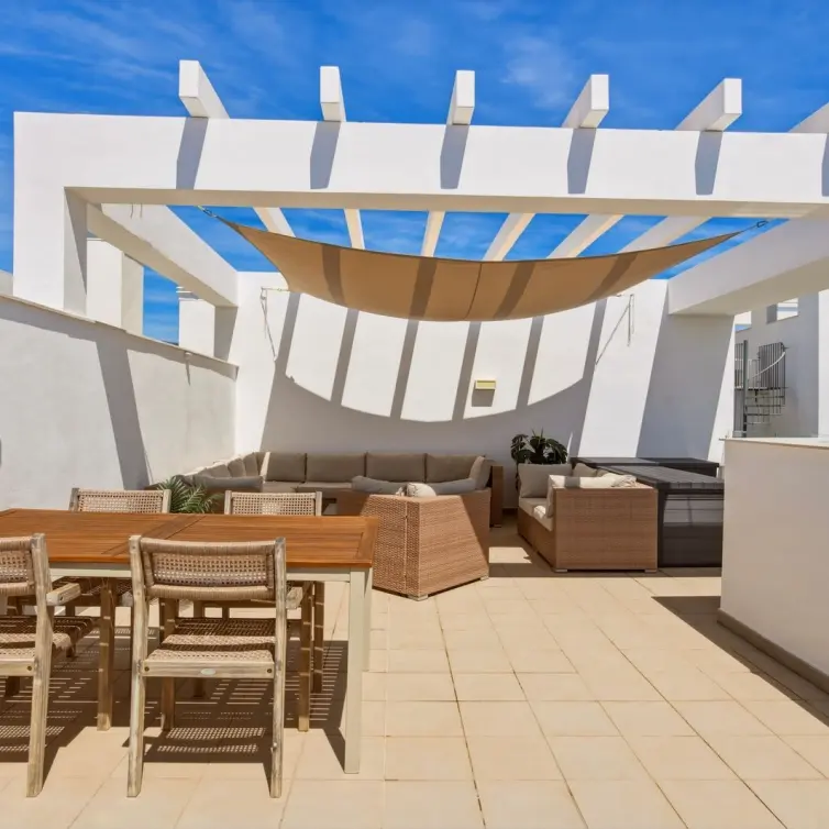 Sale of penthouse in Estepona