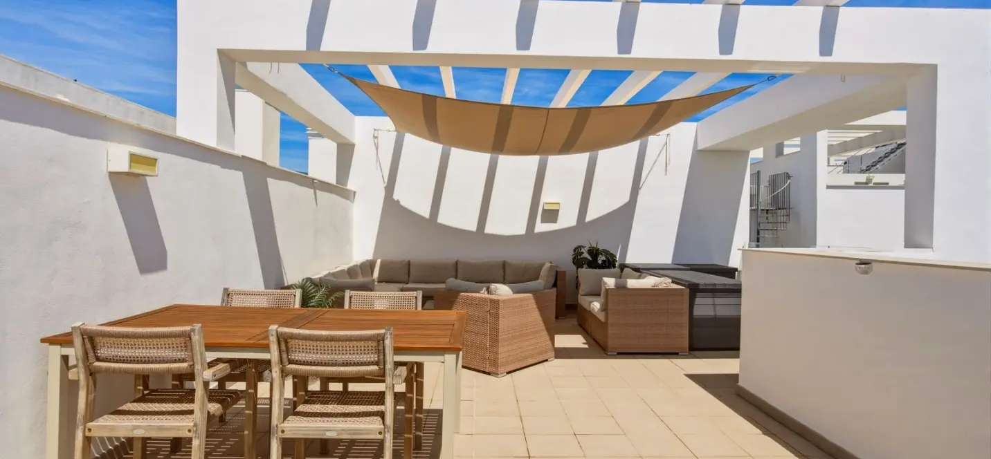 Sale of penthouse in Estepona 4
