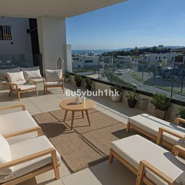 Sale of ground floor apartment in El Higueron