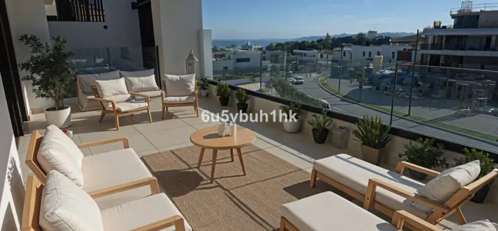 Sale of ground floor apartment in El Higueron 2