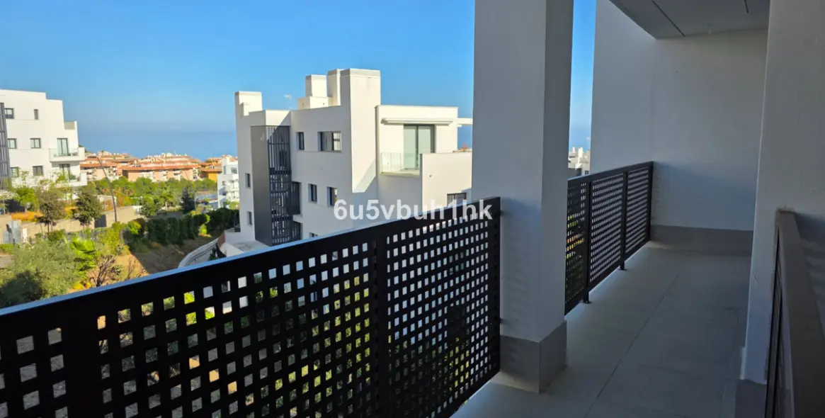 Продажа апартаментов на первом этаже в El Higueron 18