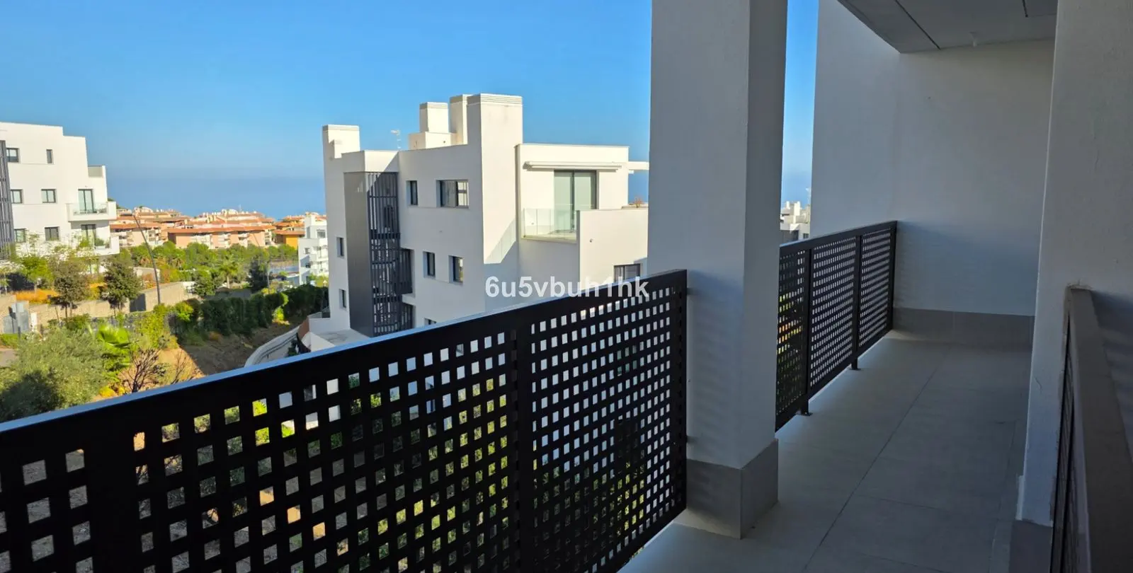 Sale of ground floor apartment in Fuengirola 18