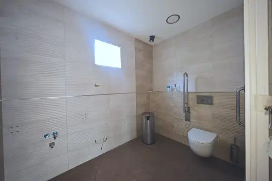 Image 4 thumb
