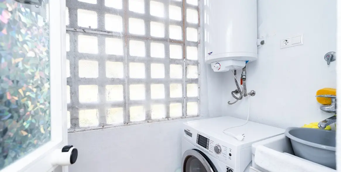 Sale of middle floor apartment in Elviria Playa 12