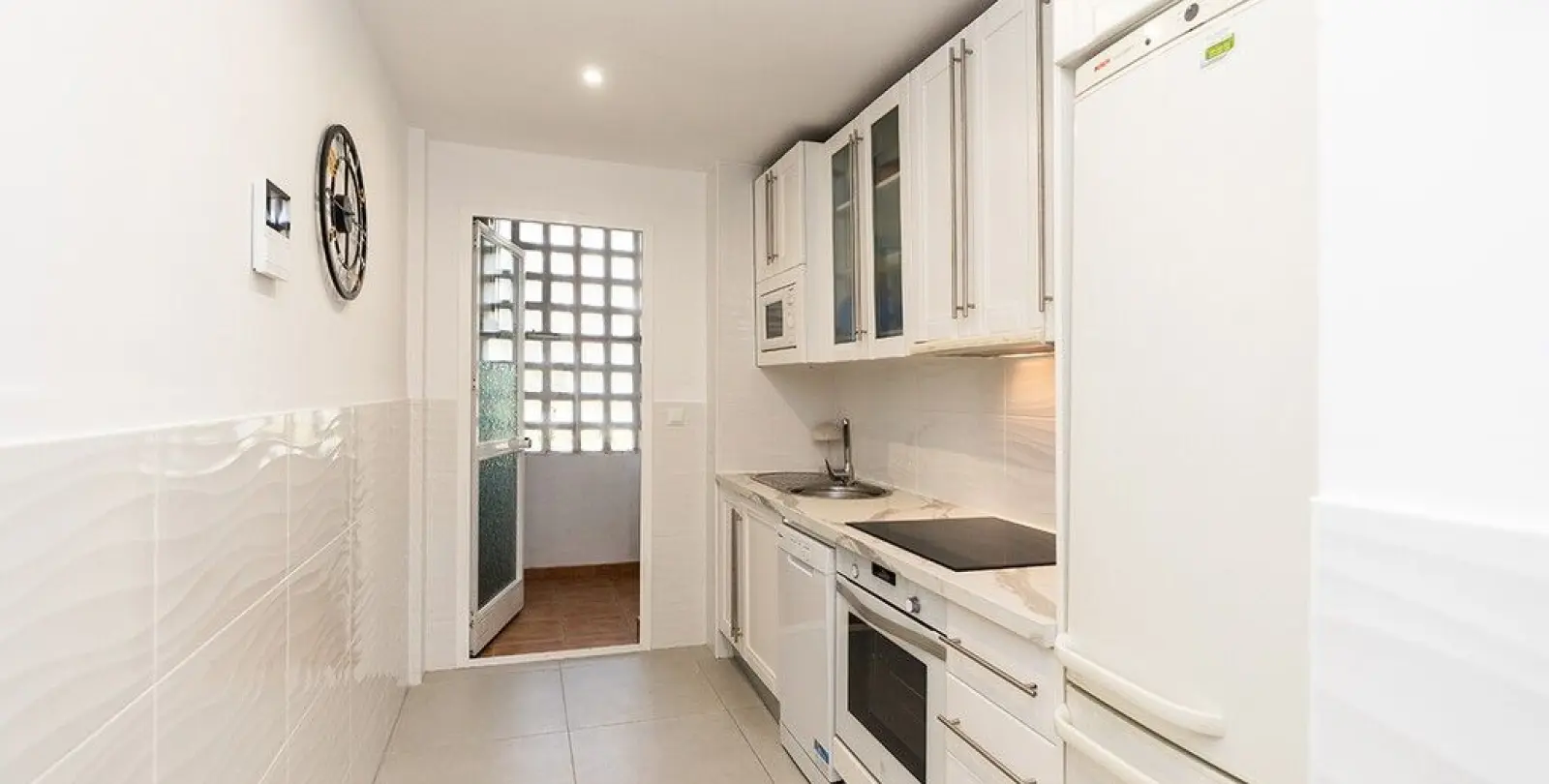 Venta de apartamento en planta media en Marbella 4