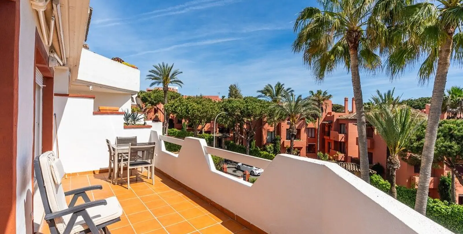 Venta de apartamento en planta media en Marbella 13