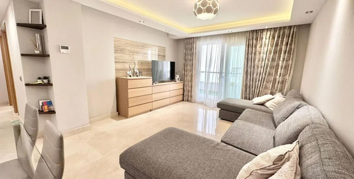 Venta de apartamento en planta media en San Pedro de Alcántara 2