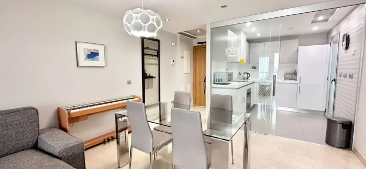 Venta de apartamento en planta media en San Pedro de Alcántara 2