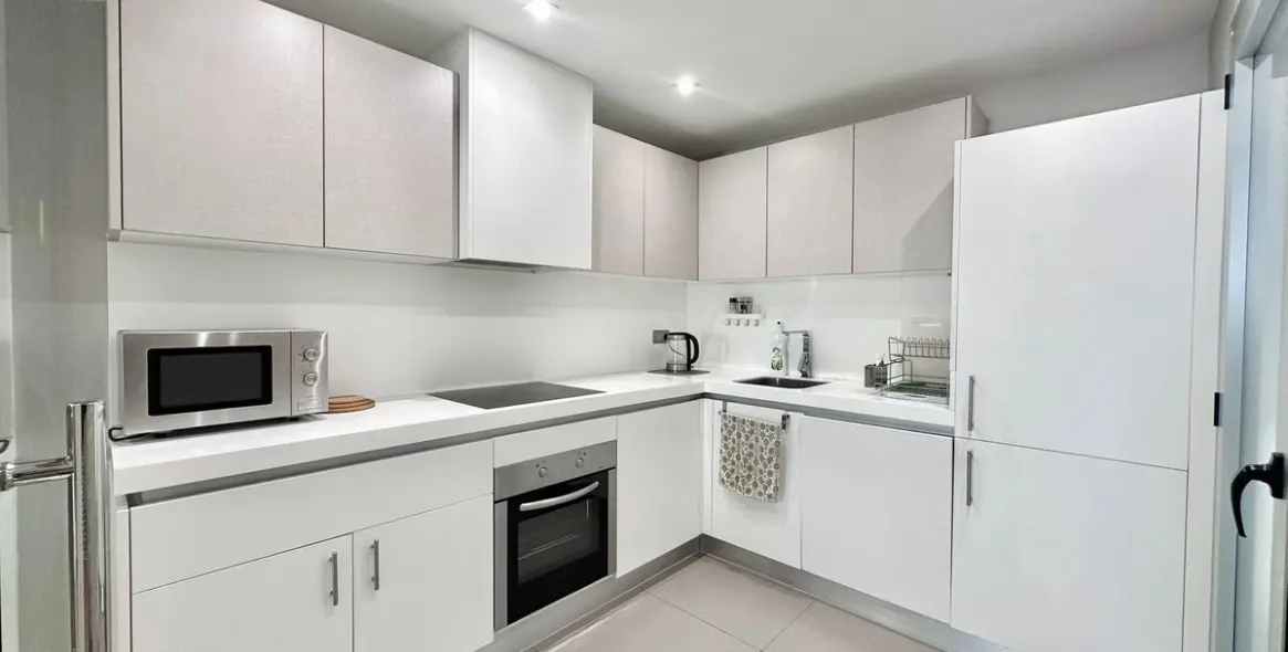 Venta de apartamento en planta media en San Pedro de Alcántara 16